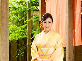 決して仕事とSEXは家庭に持ち込まないお仕事熟女　８時間　サンプル画像02